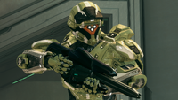 A Tracker-clad Spartan wielding a Kelos'vaarda-pattern storm rifle in Halo 4.